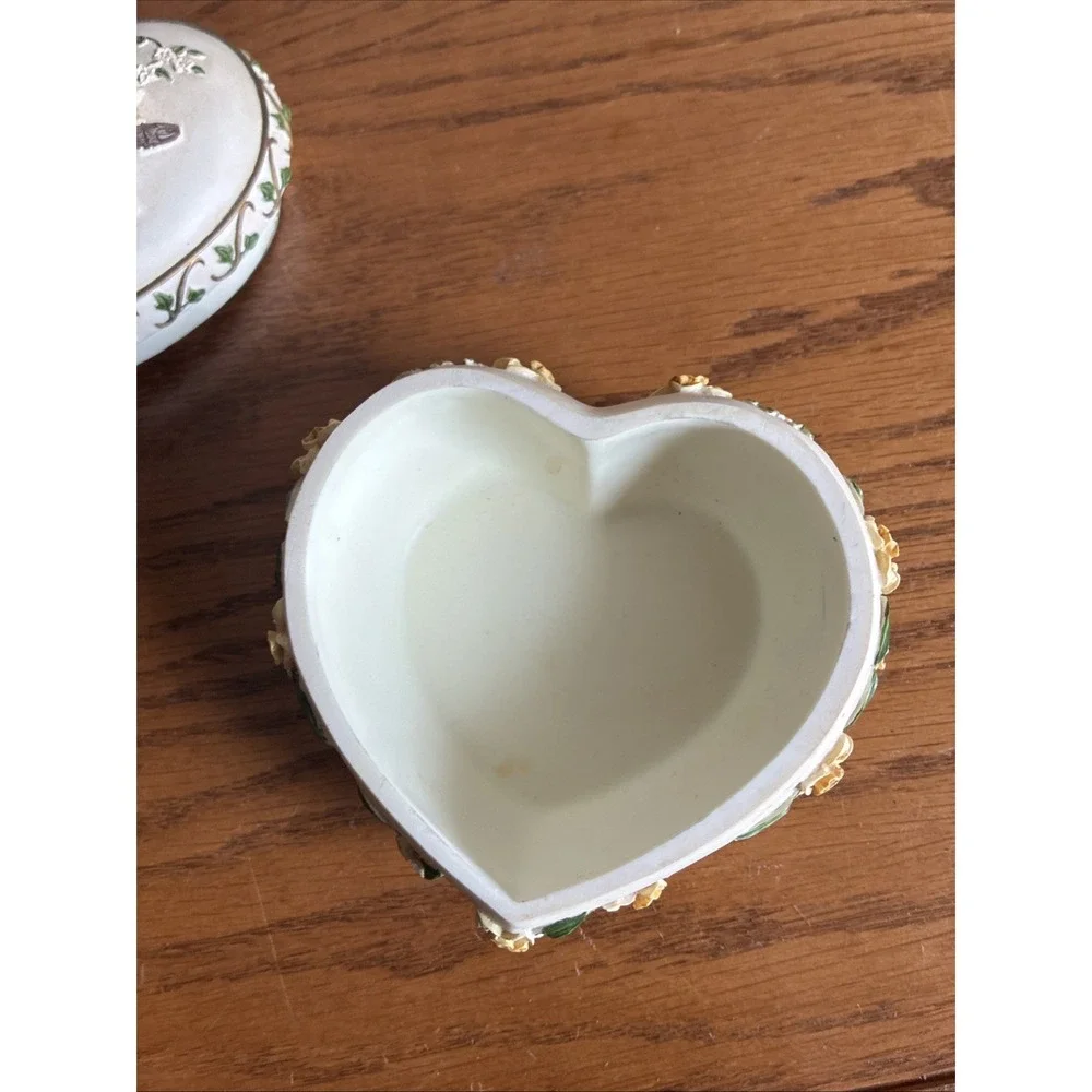 Heritage House Robin Sing A Song Music Box 